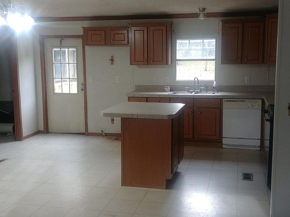 1st image of 445 Bentwood Dr