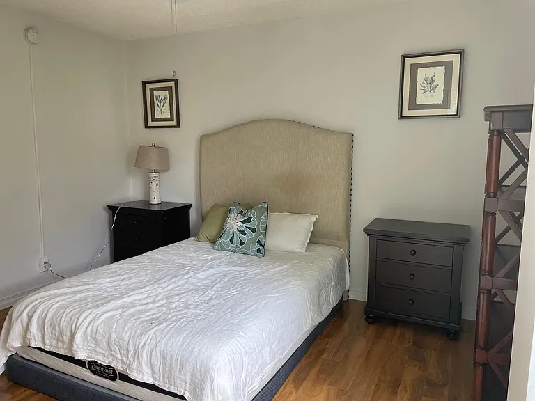 540 Kelton Ave #201 — Photo 9