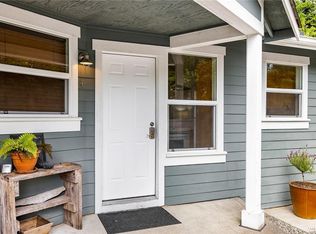 1574 Parkview Dr NE #4, Bainbridge Island, WA