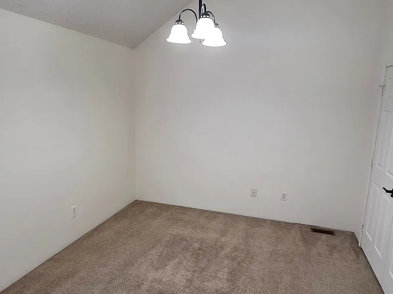 3242 N Virginia Ave — Photo 14