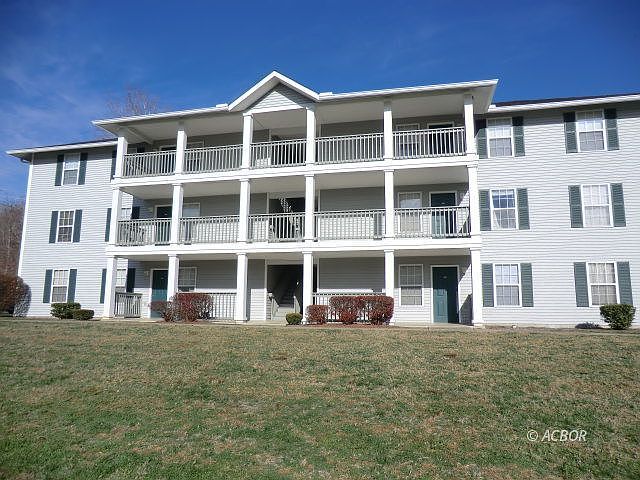 1st image of 15 S Shafer St APT 601