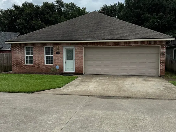 120 Sister Agnes Dr, Broussard, LA 70518