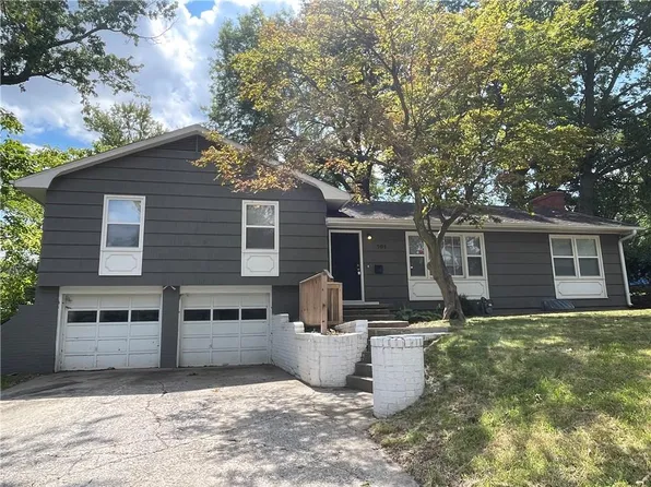 505 SW 2nd St, Lees Summit, MO 64063