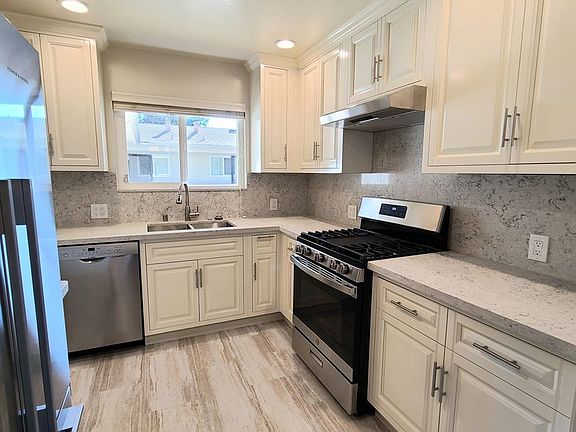 2nd image of 820 University Ave #0