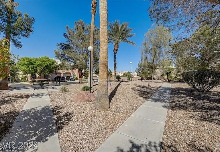 8464 Blue Island Ave — Photo 54