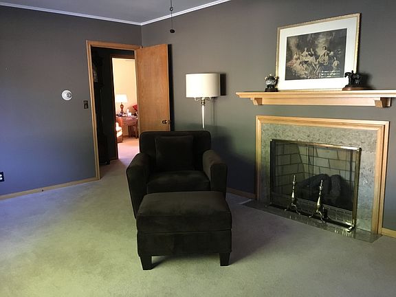 2nd image of 1104 Highland Ave