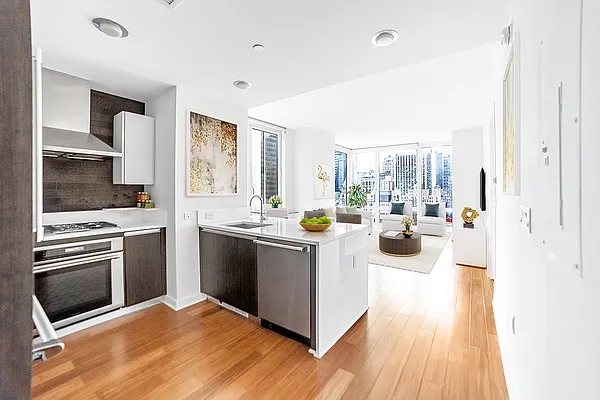 Sold by RELO REDAC INC. | media 2