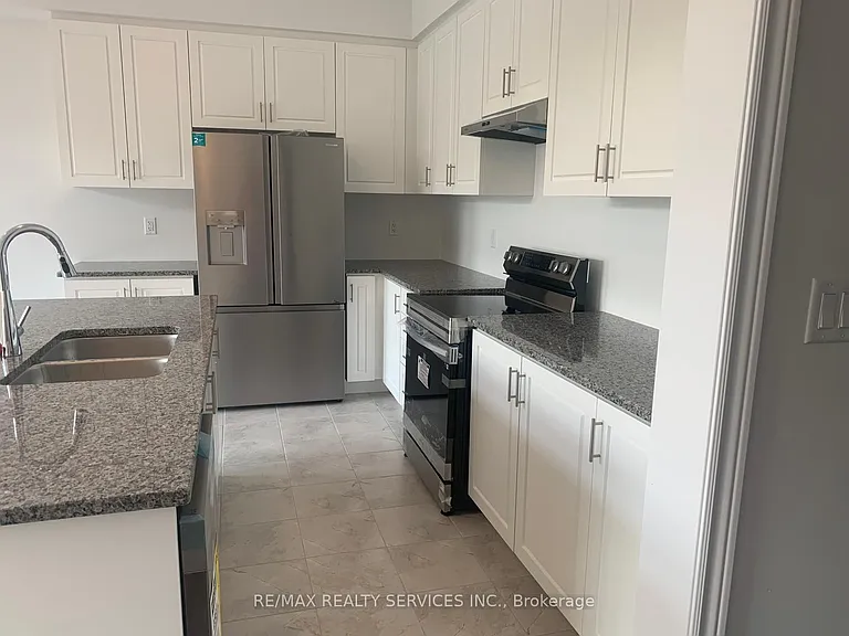 136 Thicketwood Ave — Photo 17