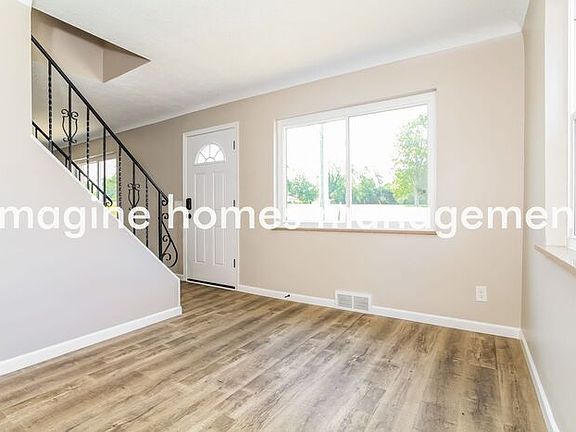 3rd image of 6101 Murray Rd