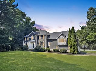 261 River Rd, Andover, MA 01810