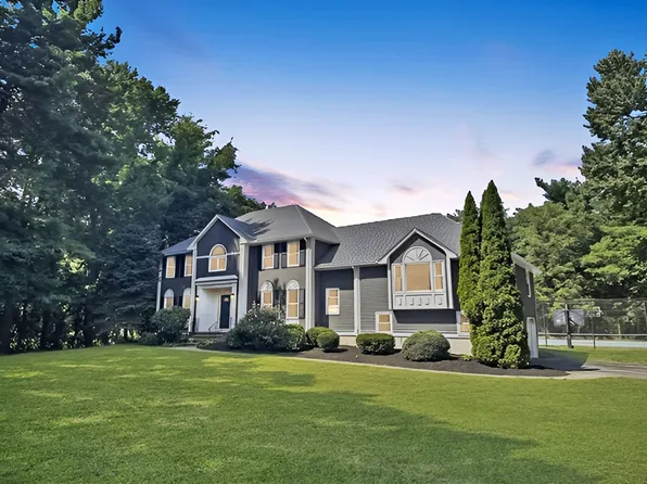 261 River Rd, Andover, MA 01810