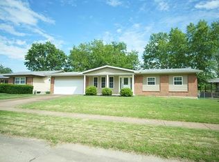 2810 Radcliffe Dr, Florissant, MO 63031