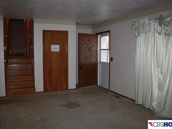 2nd image of 11616 Elm St