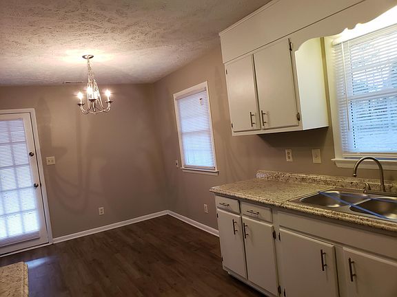 3rd image of 5934 Richfield Ave