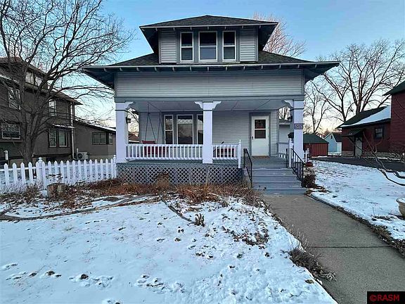 2nd image of 517 2nd Ave NE