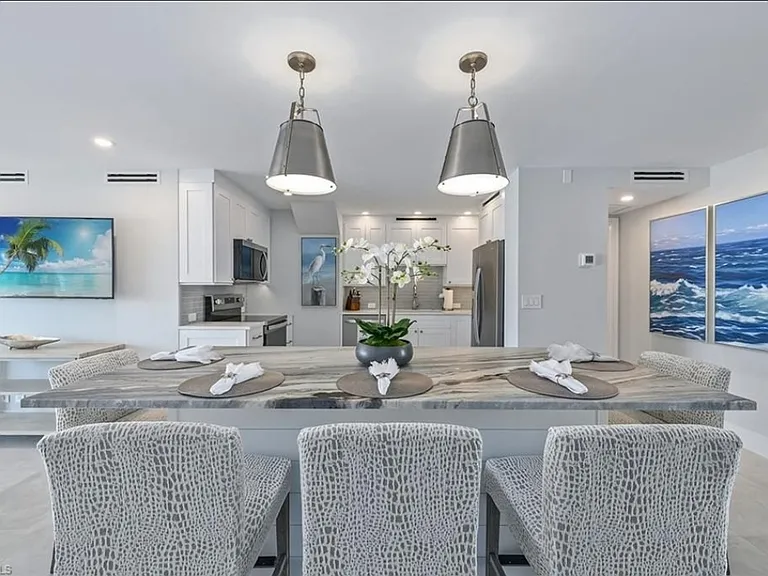 3443 Gulf Shore Blvd N #813 — Photo 7