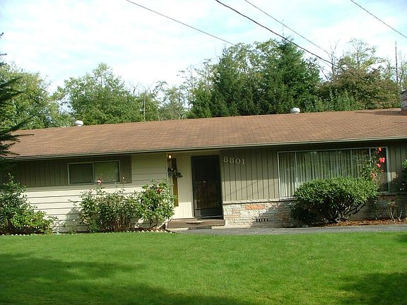 front yard is fenced on 3 sides