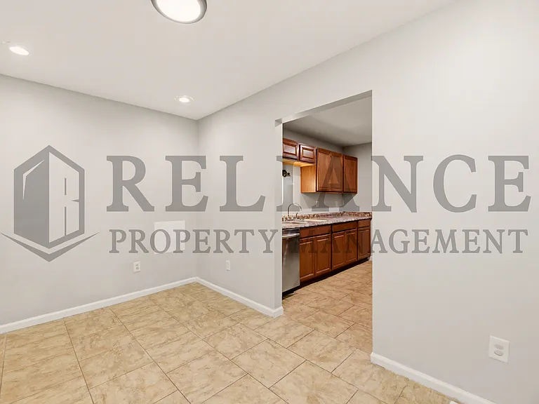 3123 W Douglas Ave — Photo 21