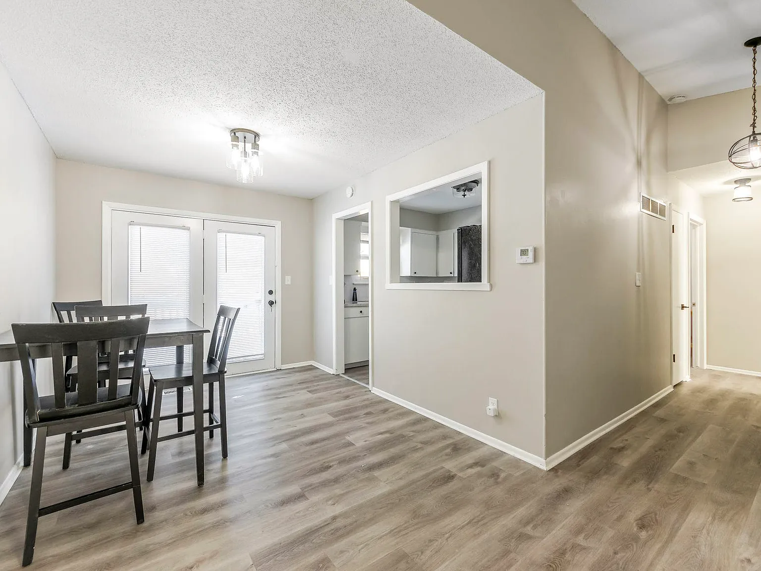 4 bed, 2.0 bath, 1896 sqft, $784 — Photo 3