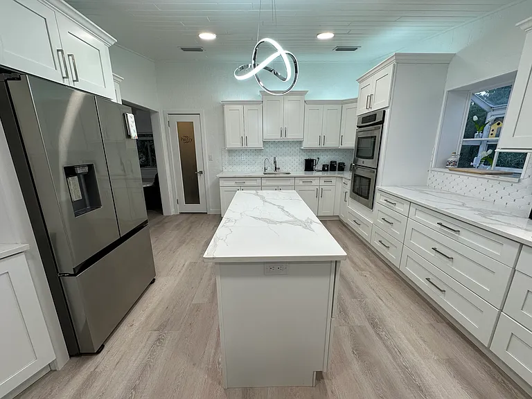 2650 Philippe Pkwy — Photo 9