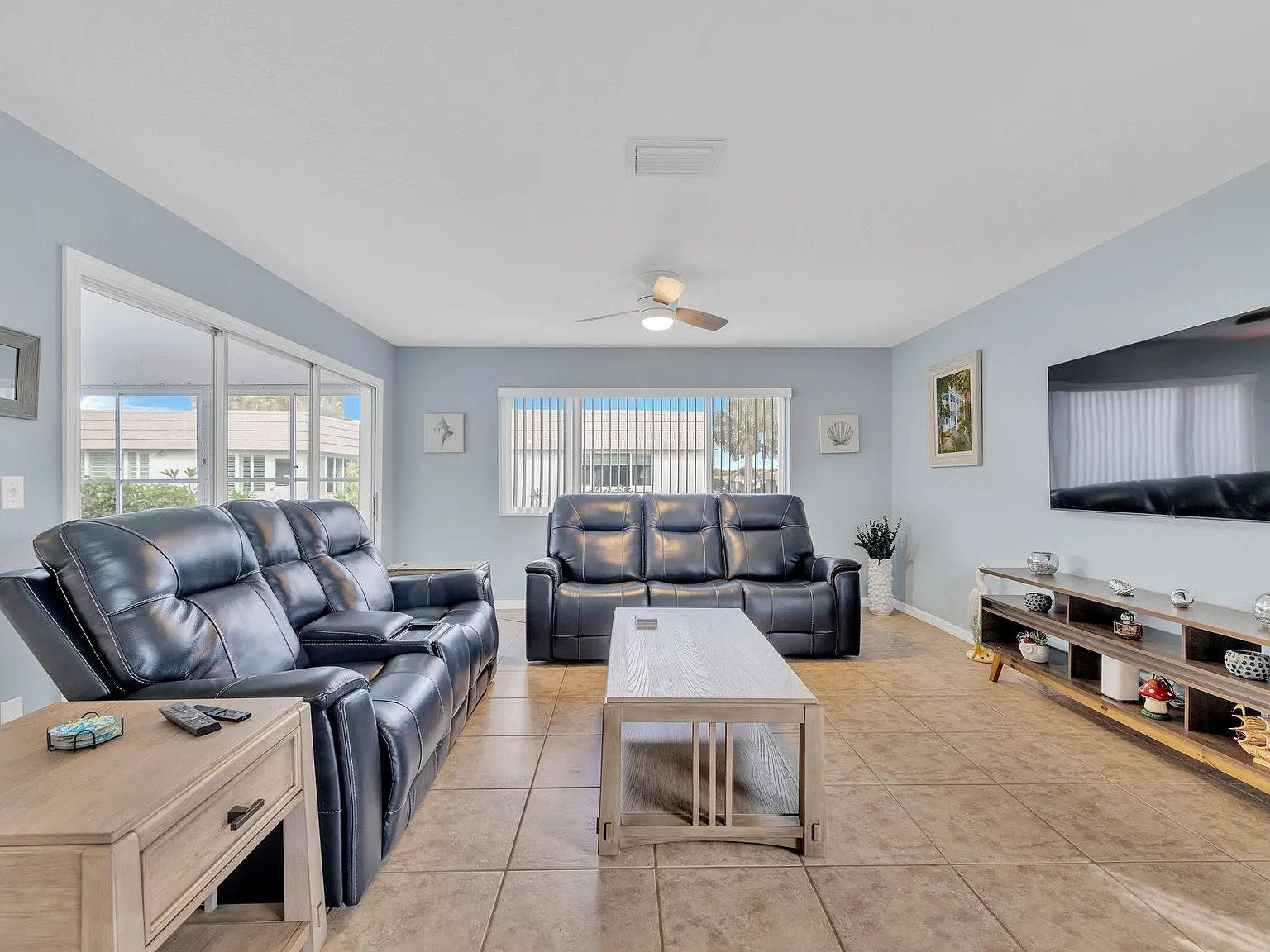 Annual furnished 2 bed/2 bath Villa in Sarasota close to Siesta Key! — Photo 3