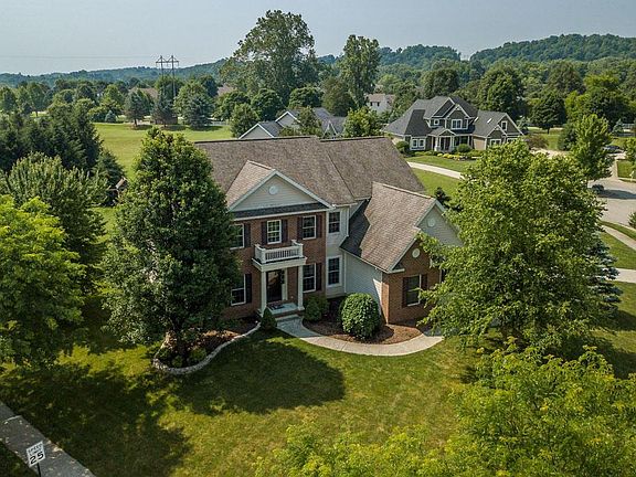 4th image of 210 Longford Dr
