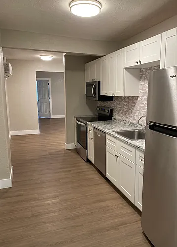913 East Dr #913 Photo 1