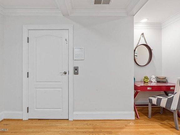 4th image of 305 S Lake Park Boulevard #105