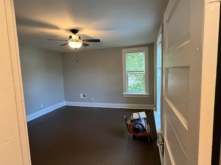149 N Guilford Ave — Photo 20