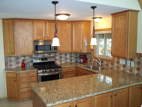 5th image of 2620 N Peterson Dr