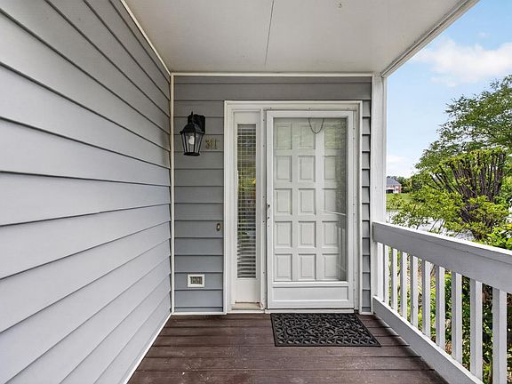 3rd image of 311 Bayberry Cove Dr