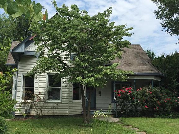 2nd image of 235 E Oak Hill Ave
