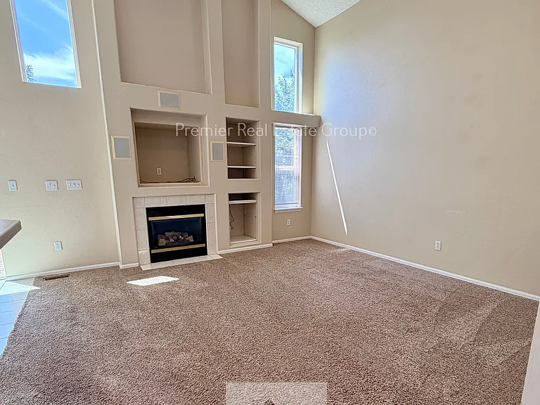 5831 Instone Cir — Photo 10