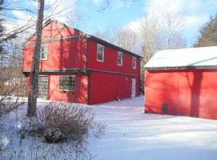 63 Nevin Rd, Newfoundland, PA 18445