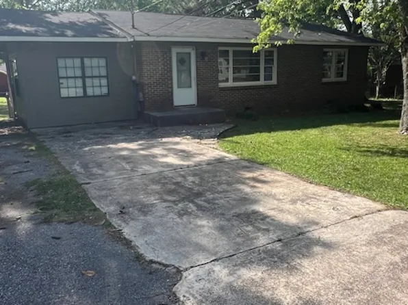 1203 Spring Valley Dr NE, Arab, AL 35016