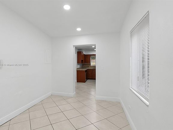 3rd image of 533 NW 20th Ave