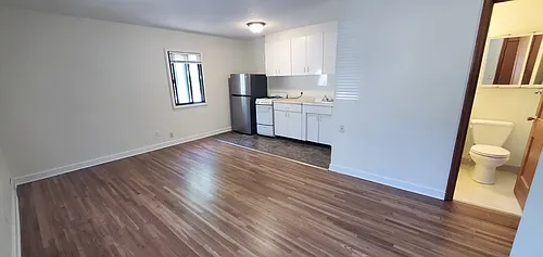 1225 Saint Clair Ave #8 Photo 1