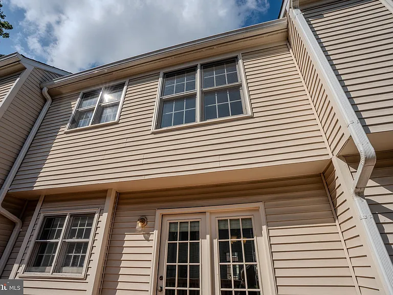 341 S Pickett St — Photo 21
