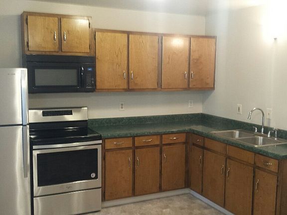 5th image of 225 Cronan Dr