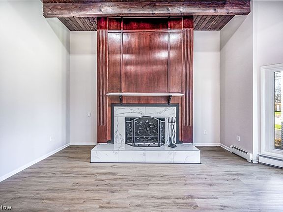 5th image of 916 Meadview Dr