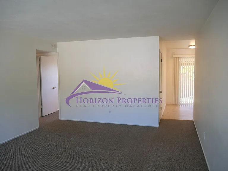 7296 Farm Dale Way — Photo 4