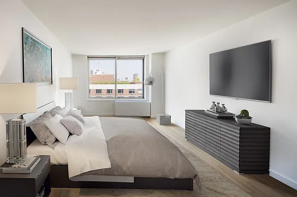 Rented by The Moinian Group | media 28