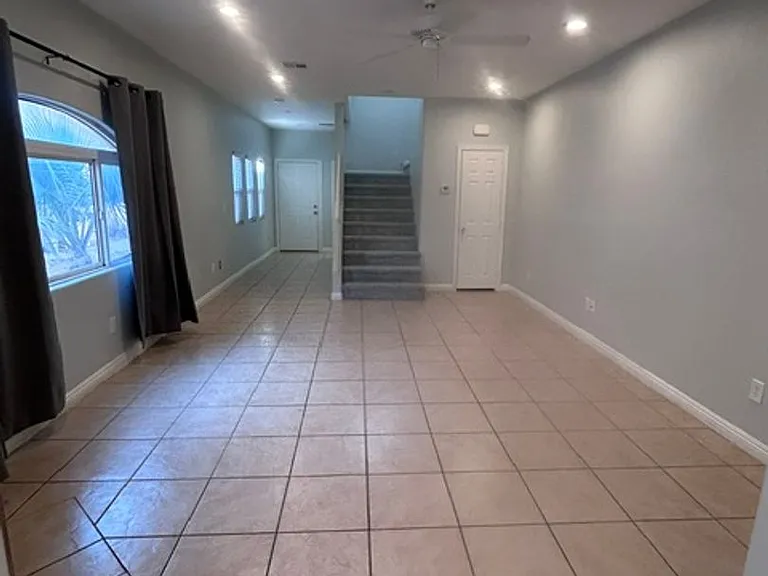 452 E Sunset Rd — Photo 8