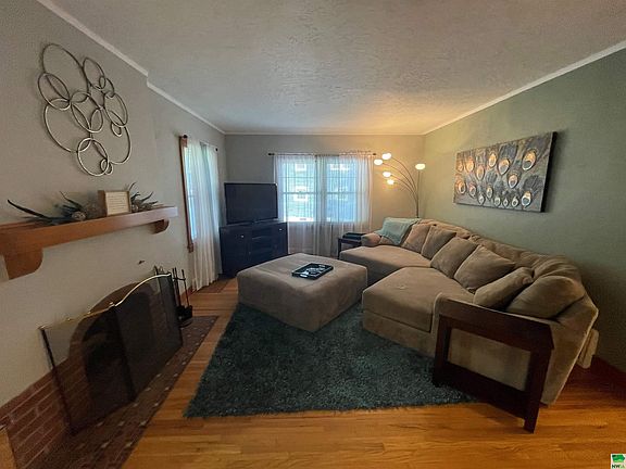 2nd image of 4519 Manor Cir
