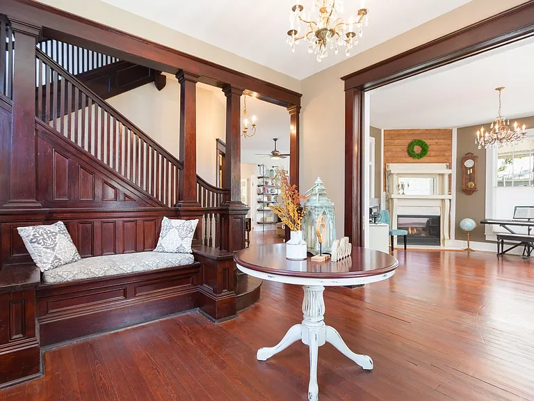 1115 Nolan St — Photo 3