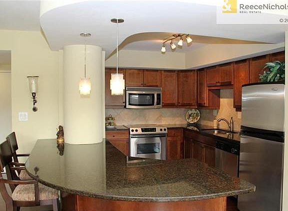 3rd image of 803 W 48th St APT 606