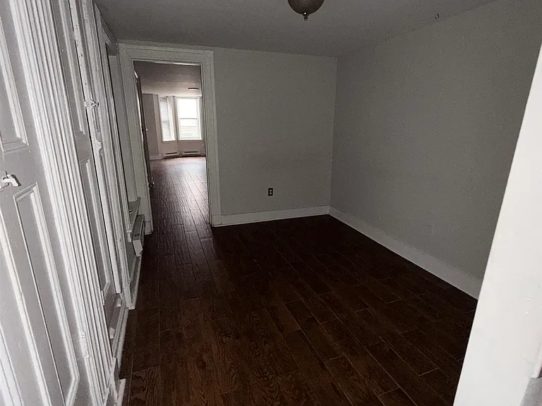 811 Washington St #BASEMENT — Photo 8