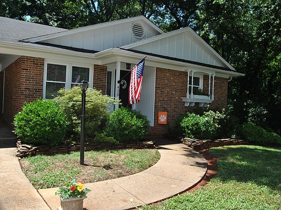 2nd image of 428 Julia Ave
