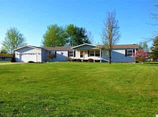714 Morris Ct, Carthage, IL 62321