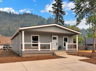 48113 Commercial St, Oakridge, OR 97463
